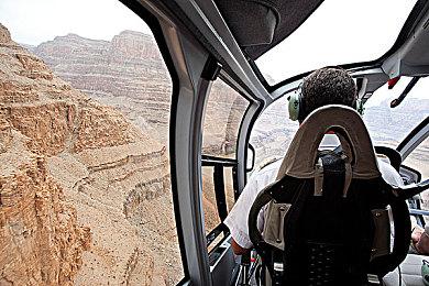 《死亡搁浅2》建模逼真 玩家用主角脸破解年龄限制